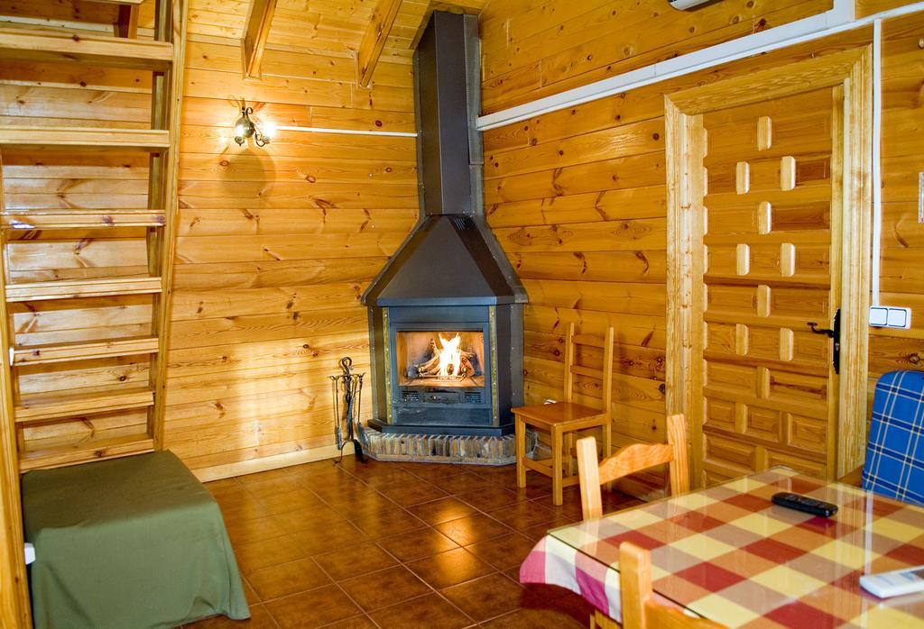 Cabana De Madera La Encina Burunchel Bagian luar foto
