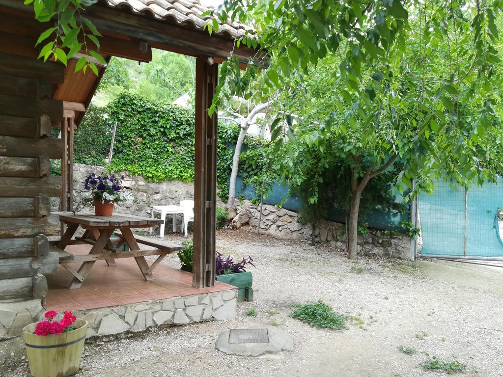 Cabana De Madera La Encina Burunchel Bagian luar foto